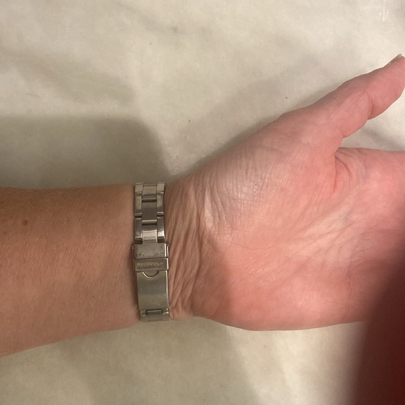 SWISS ARMY Ladies Watch 100 MTR Water Resident Black Face. Needs Battery - Picture 7 of 7